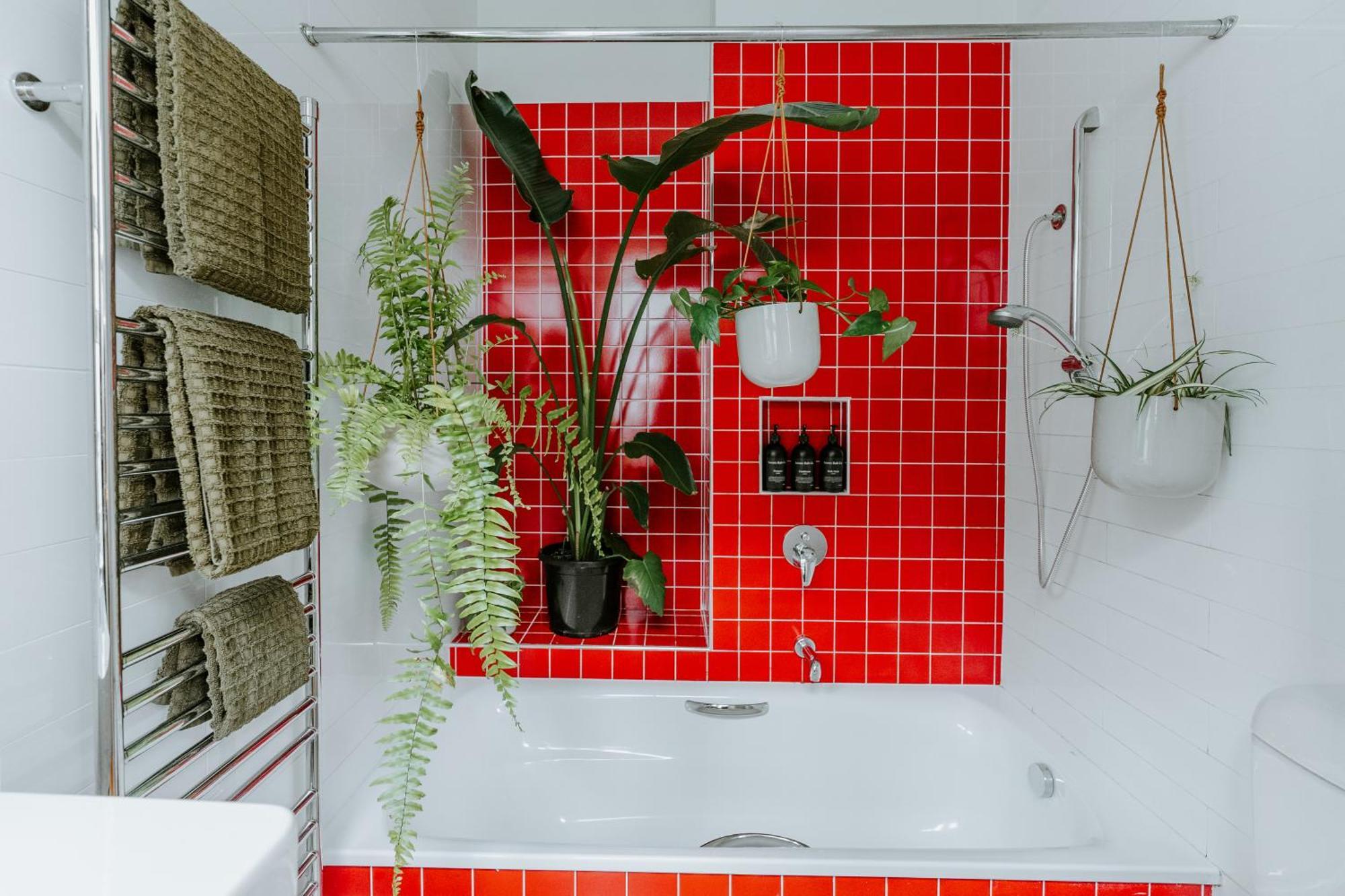 Luxe Escape On Flinders Lane With Jungle Bath! *