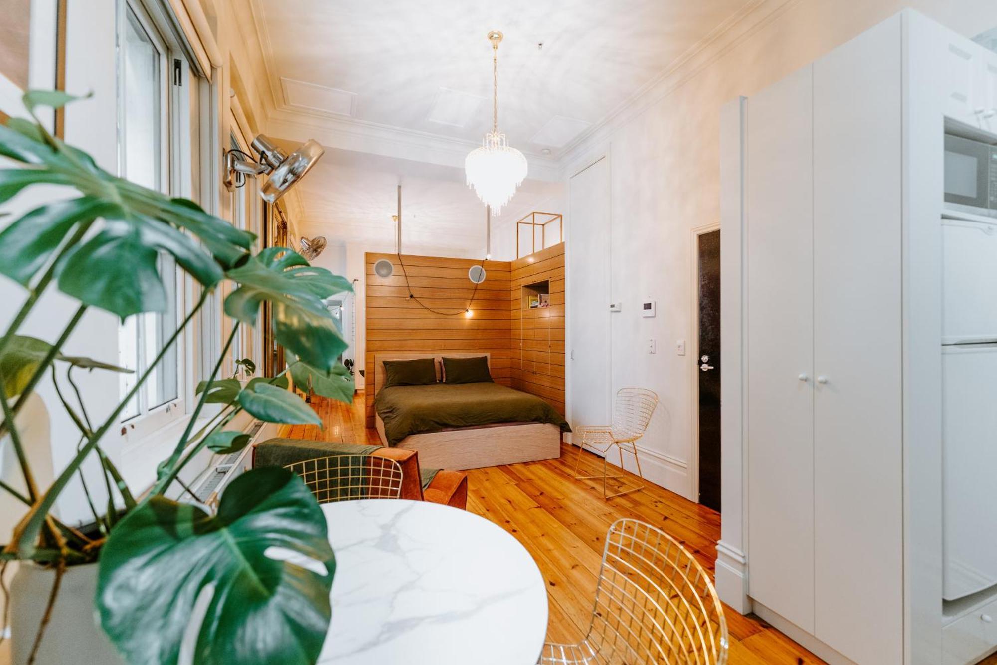 Luxe Escape On Flinders Lane With Jungle Bath! Melbourne