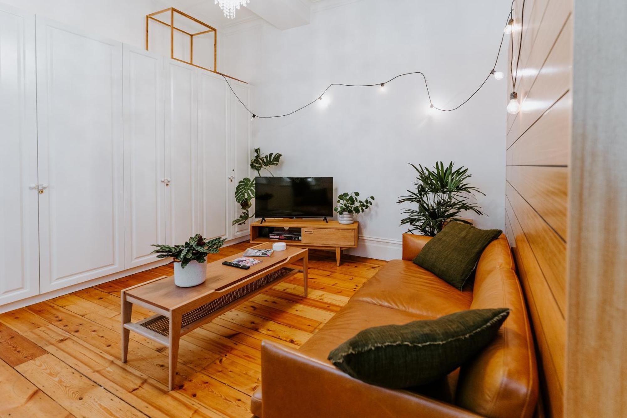 Apartment Luxe Escape On Flinders Lane With Jungle Bath! *