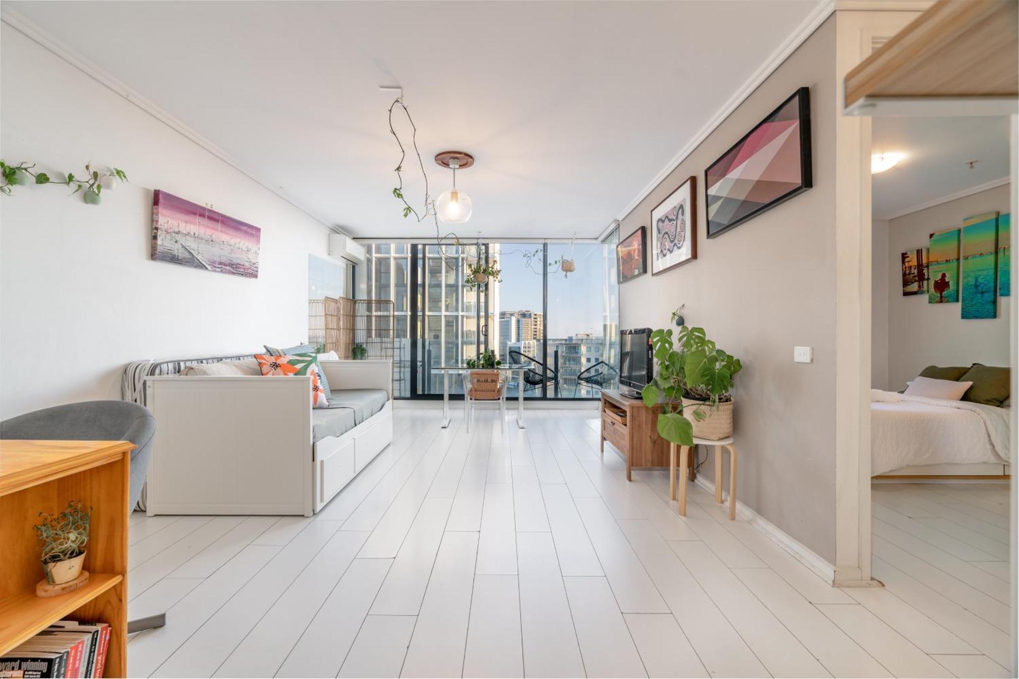 Ocean View Close To Cbd With Indoor Pool. Apartment *