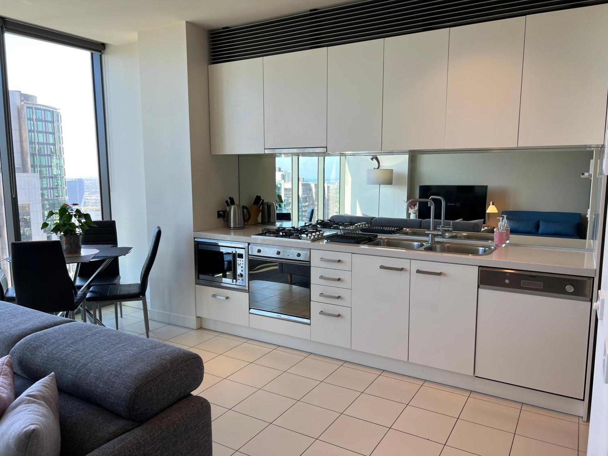 Executive Southbank 1 Bedroom - Luxurious Serviced Apartment