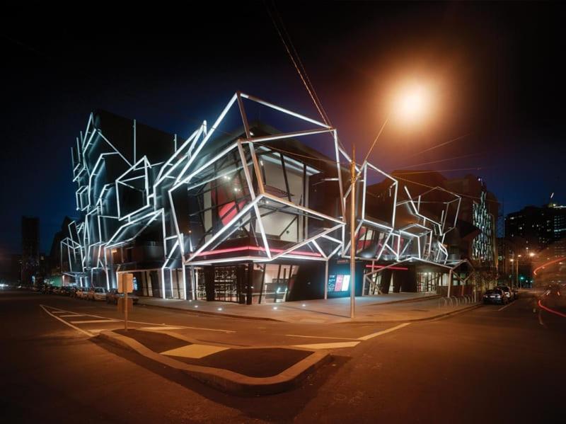A Spacious & Cozy 2br Apt Next To Crown With Views & Free Parking Apartment Melbourne