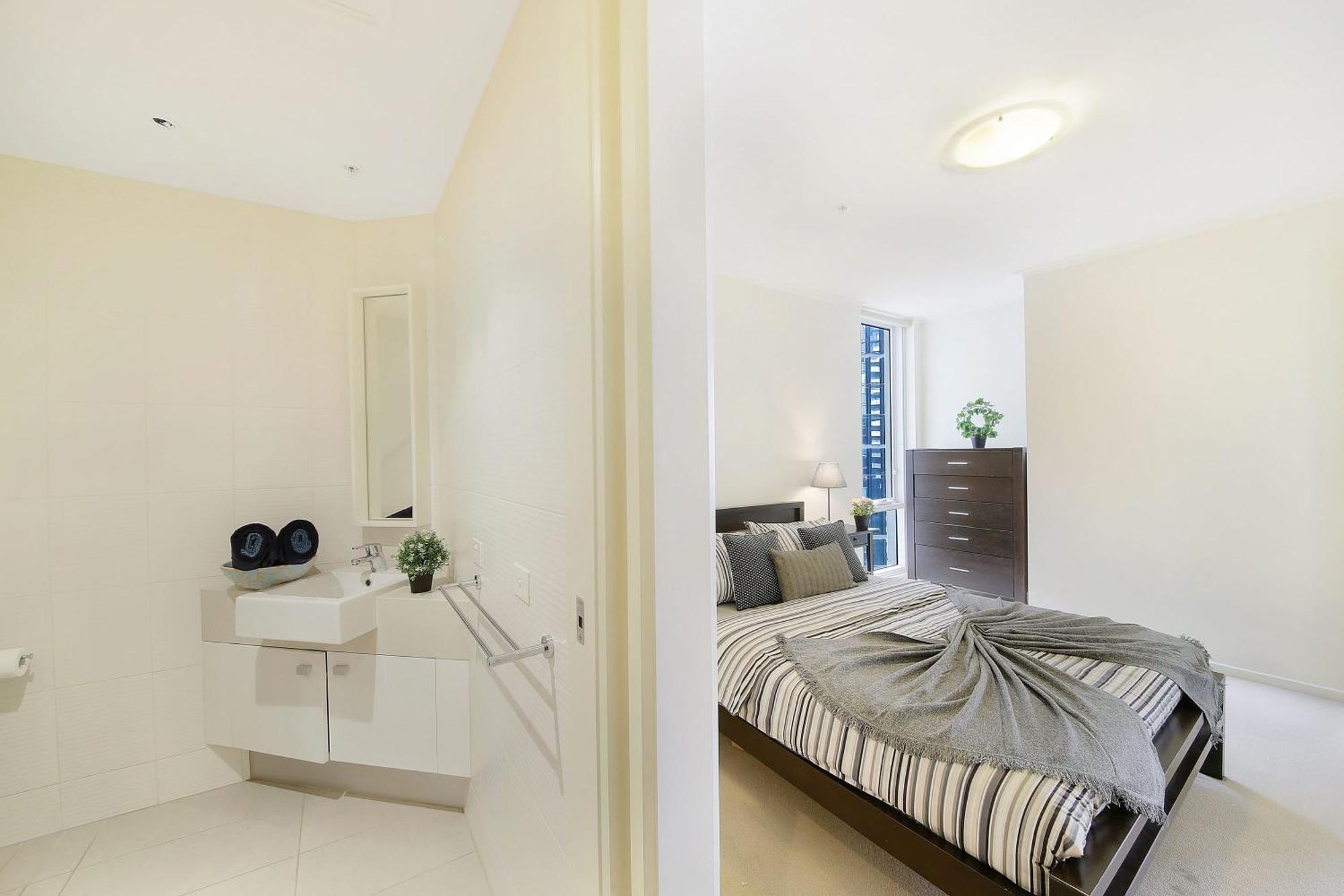 Apartment A Spacious & Cozy 2br Apt Next To Crown With Views & Free Parking *