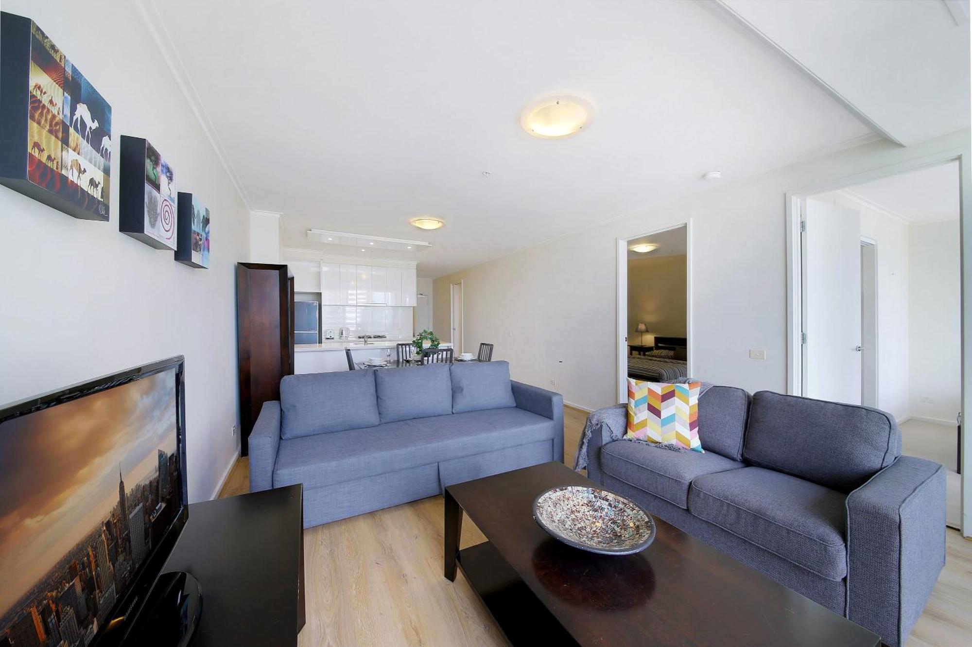 A Spacious & Cozy 2br Apt Next To Crown With Views & Free Parking
