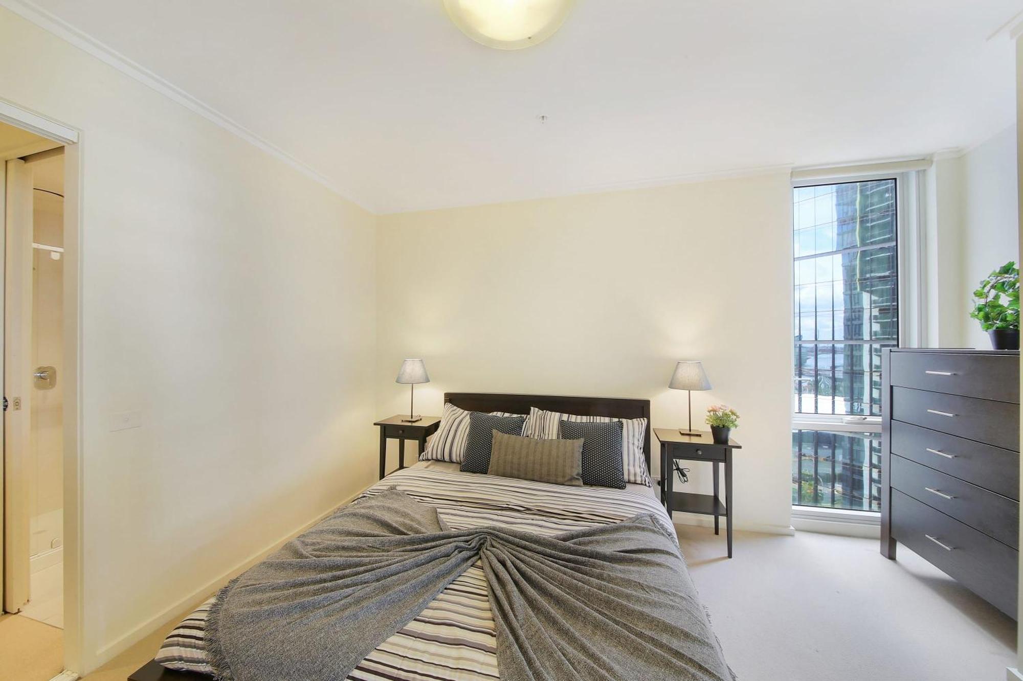 A Spacious & Cozy 2br Apt Next To Crown With Views & Free Parking Melbourne