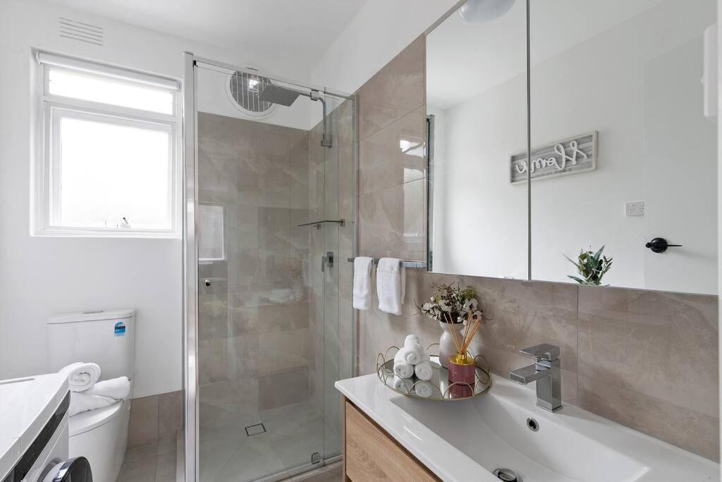 Serene Coastal Haven Apartment Melbourne