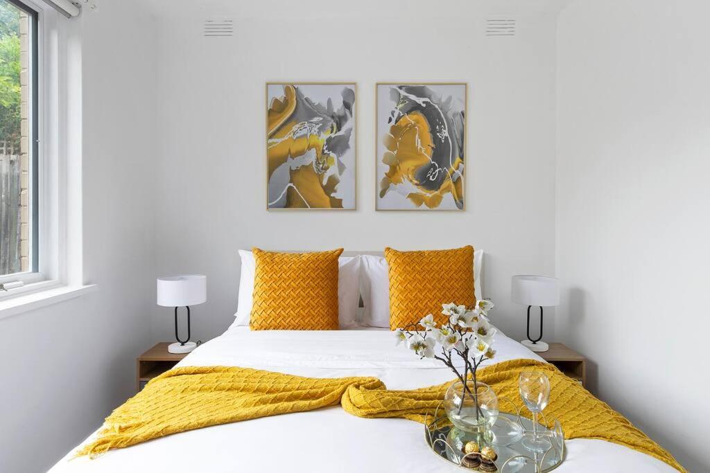 Serene Coastal Haven Apartment