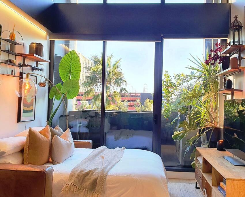 Apartment Sol Docklands - Unique 3 Bedroom Loft, Infinity Pool, Gym, Free Parking And Free Trams Melbourne