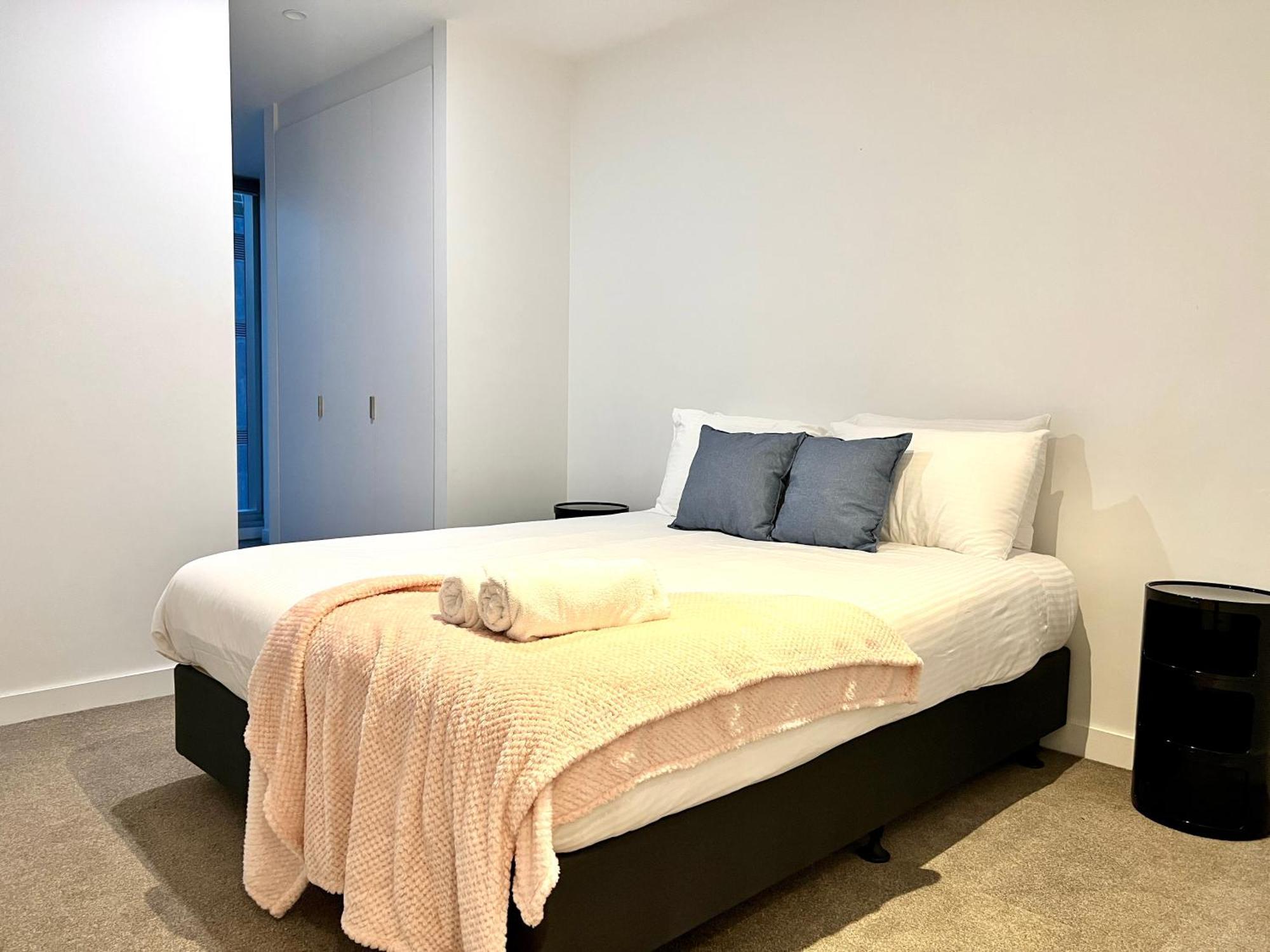 Readyset On Rose Lane Apartment *