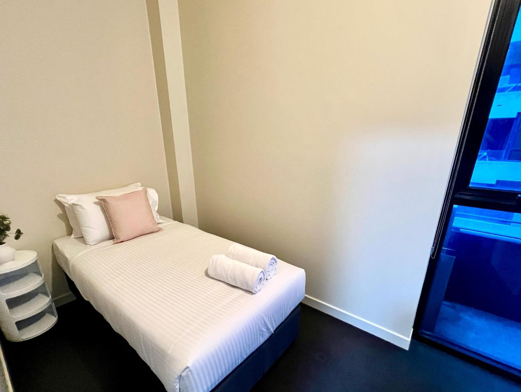 Readyset On Little Bourke Apartment *