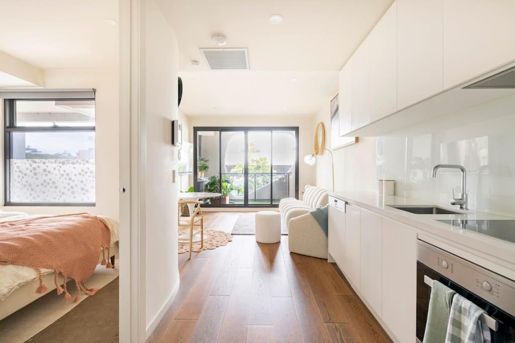 Beachside Flat With Free Parking Apartment Melbourne