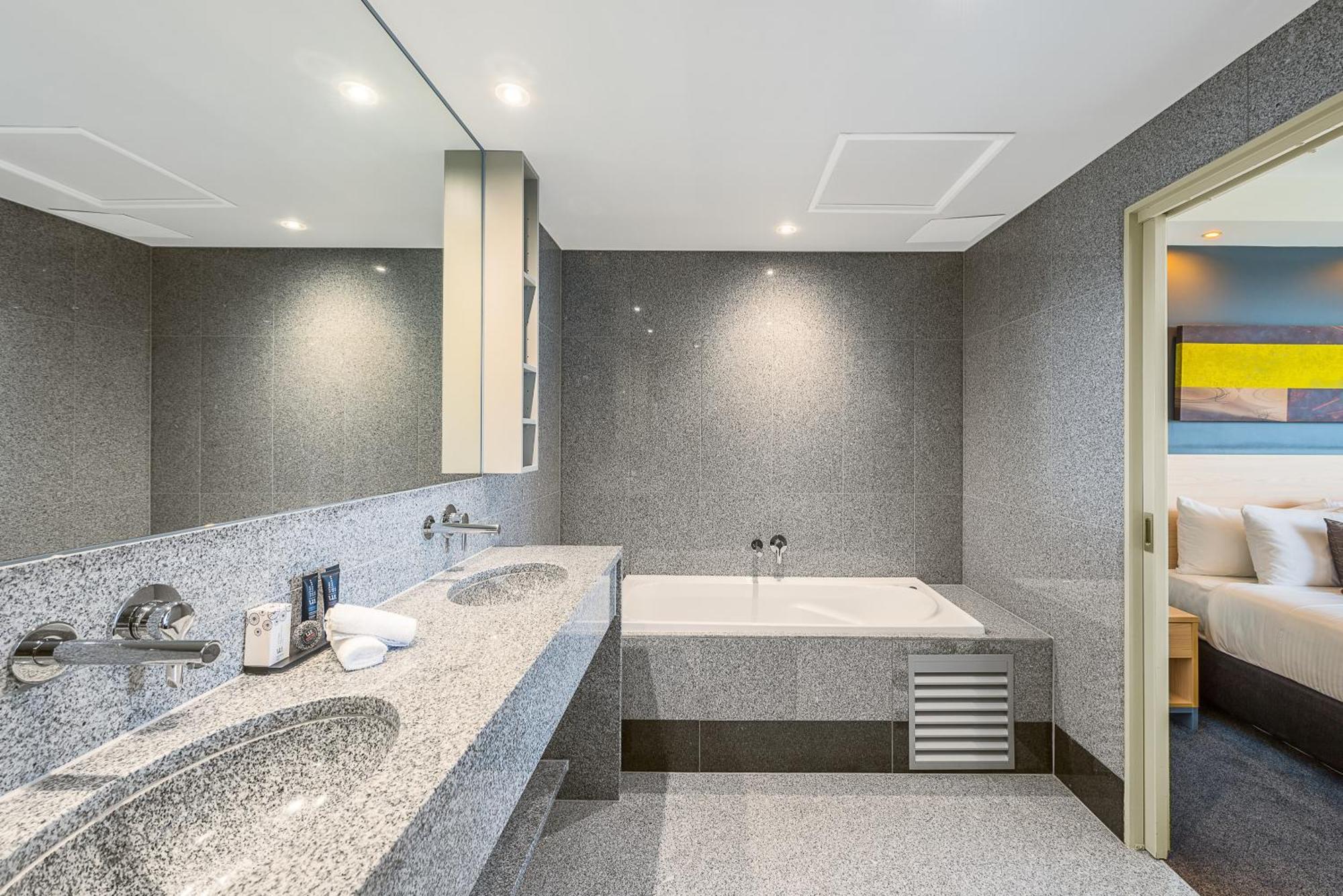 Hotel Mantra Airport