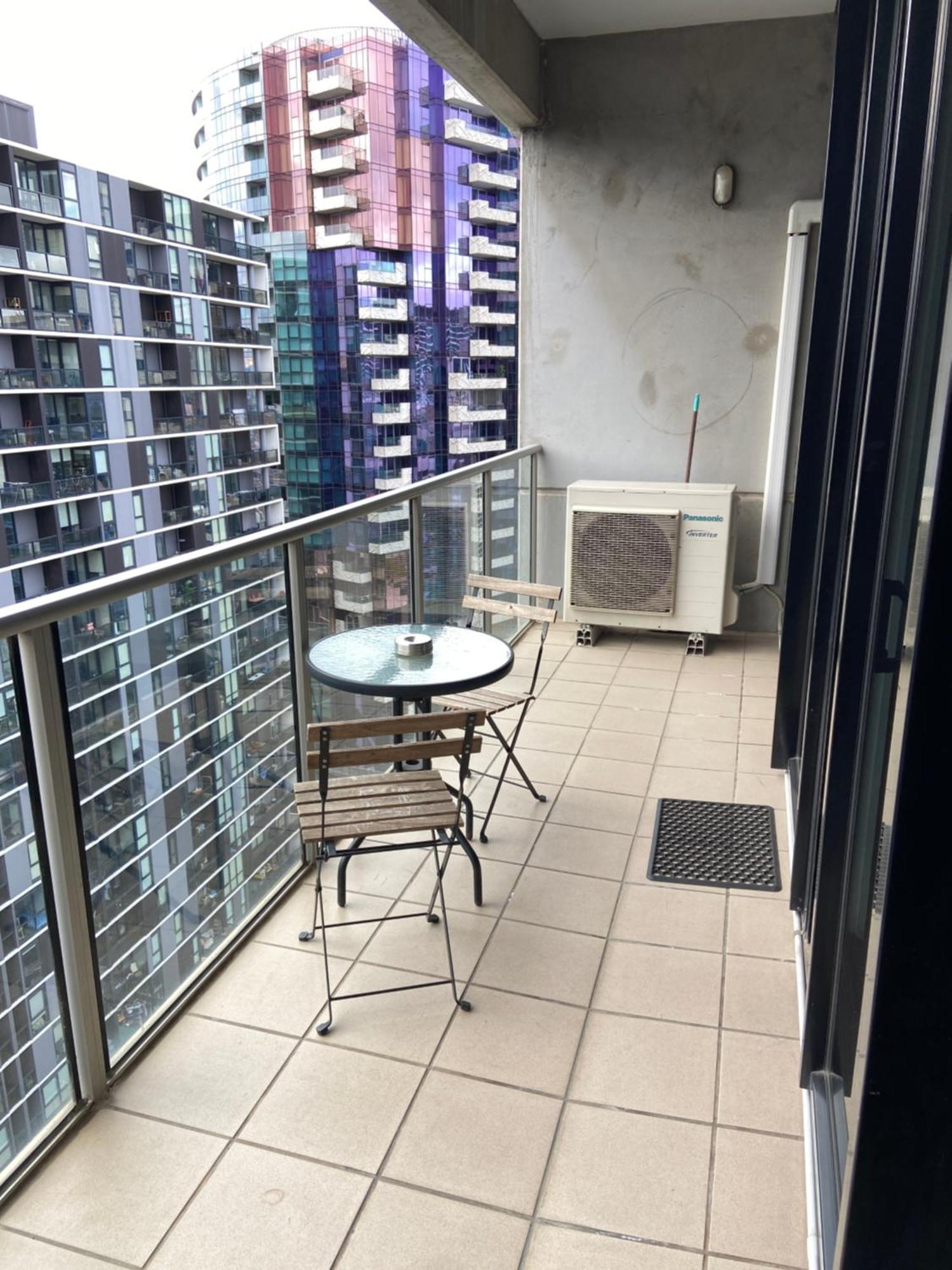 Aparthotel Akom At Docklands 4*