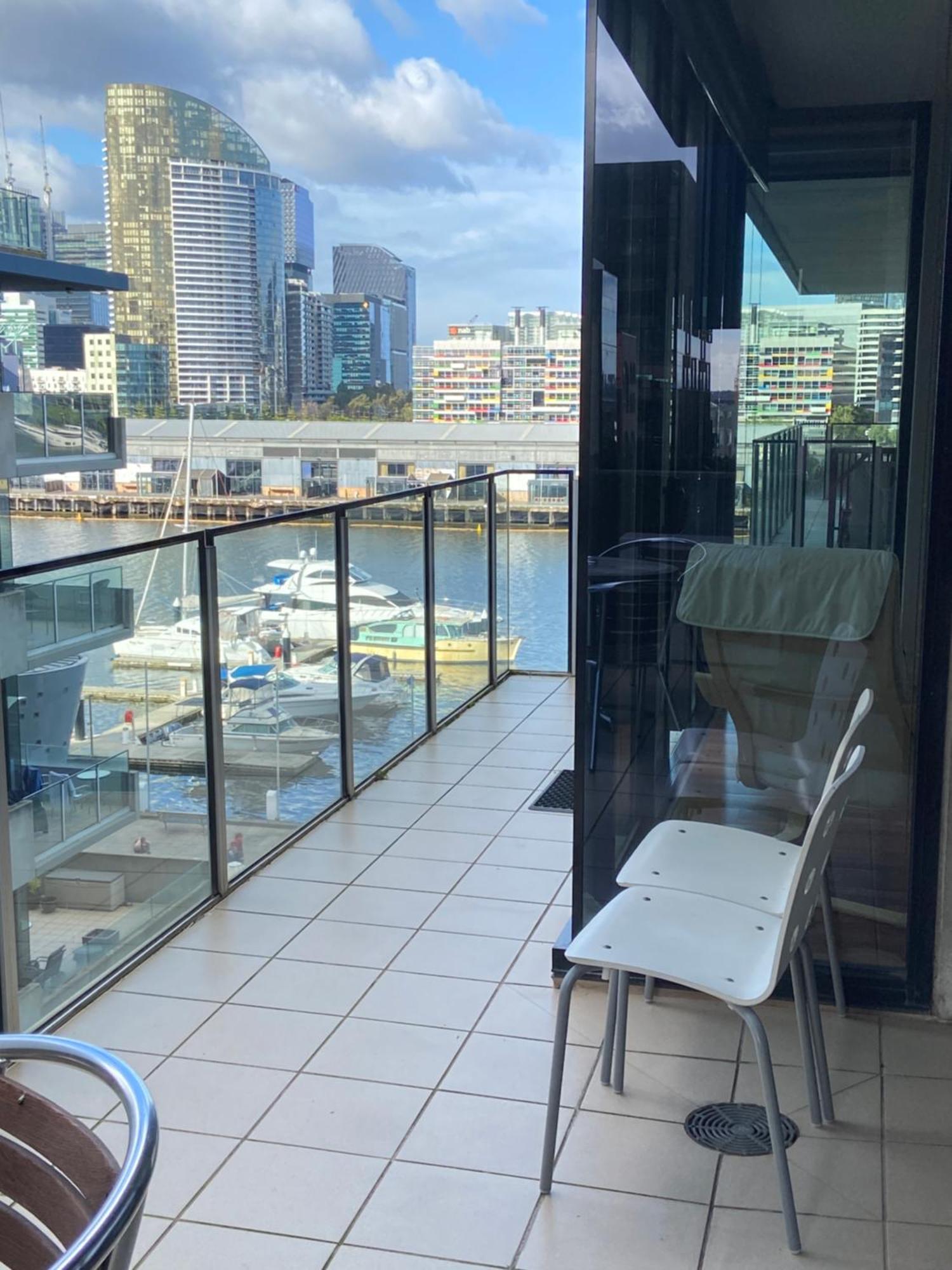Akom At Docklands Aparthotel