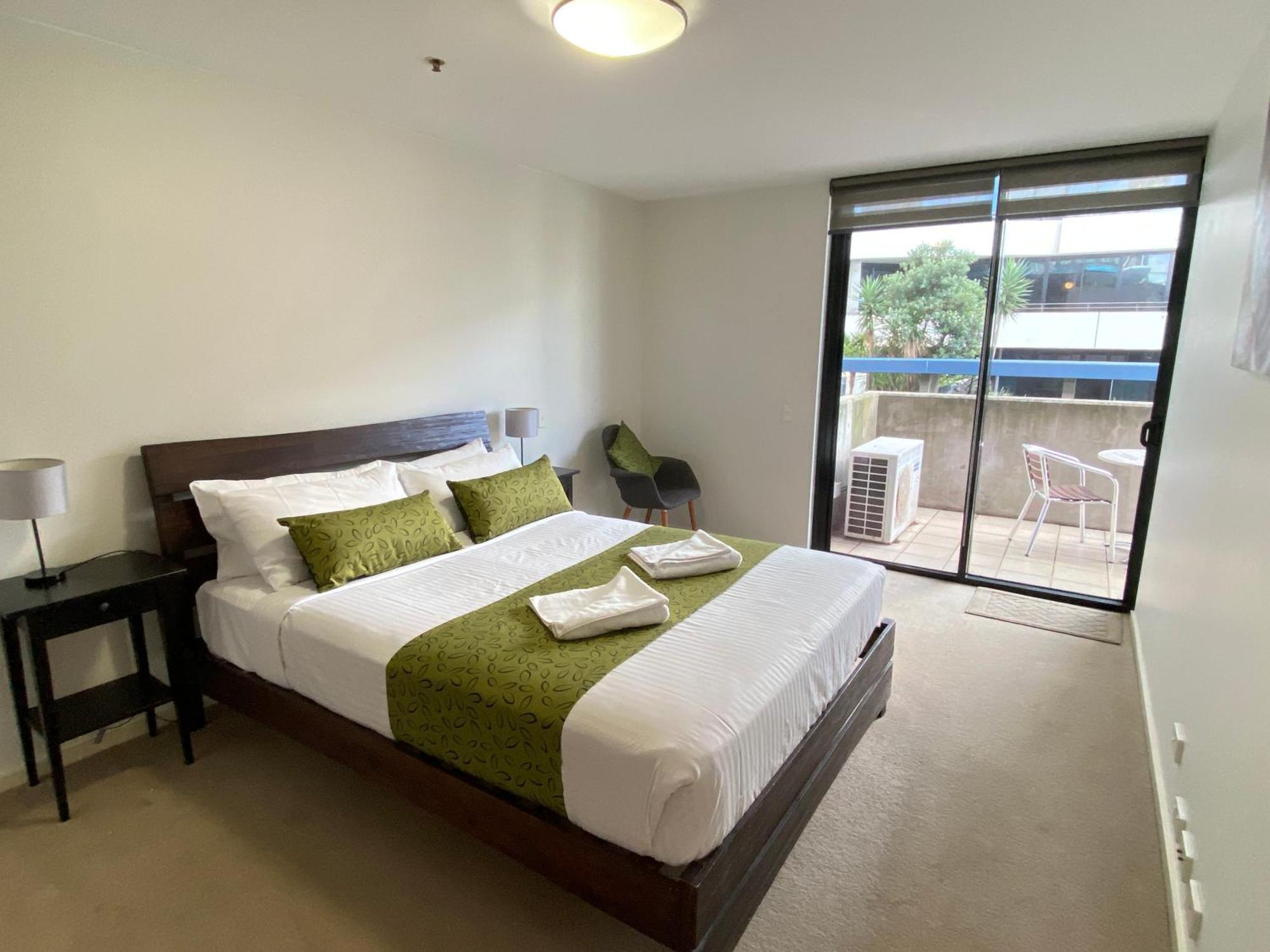 Akom At Docklands Aparthotel 4*