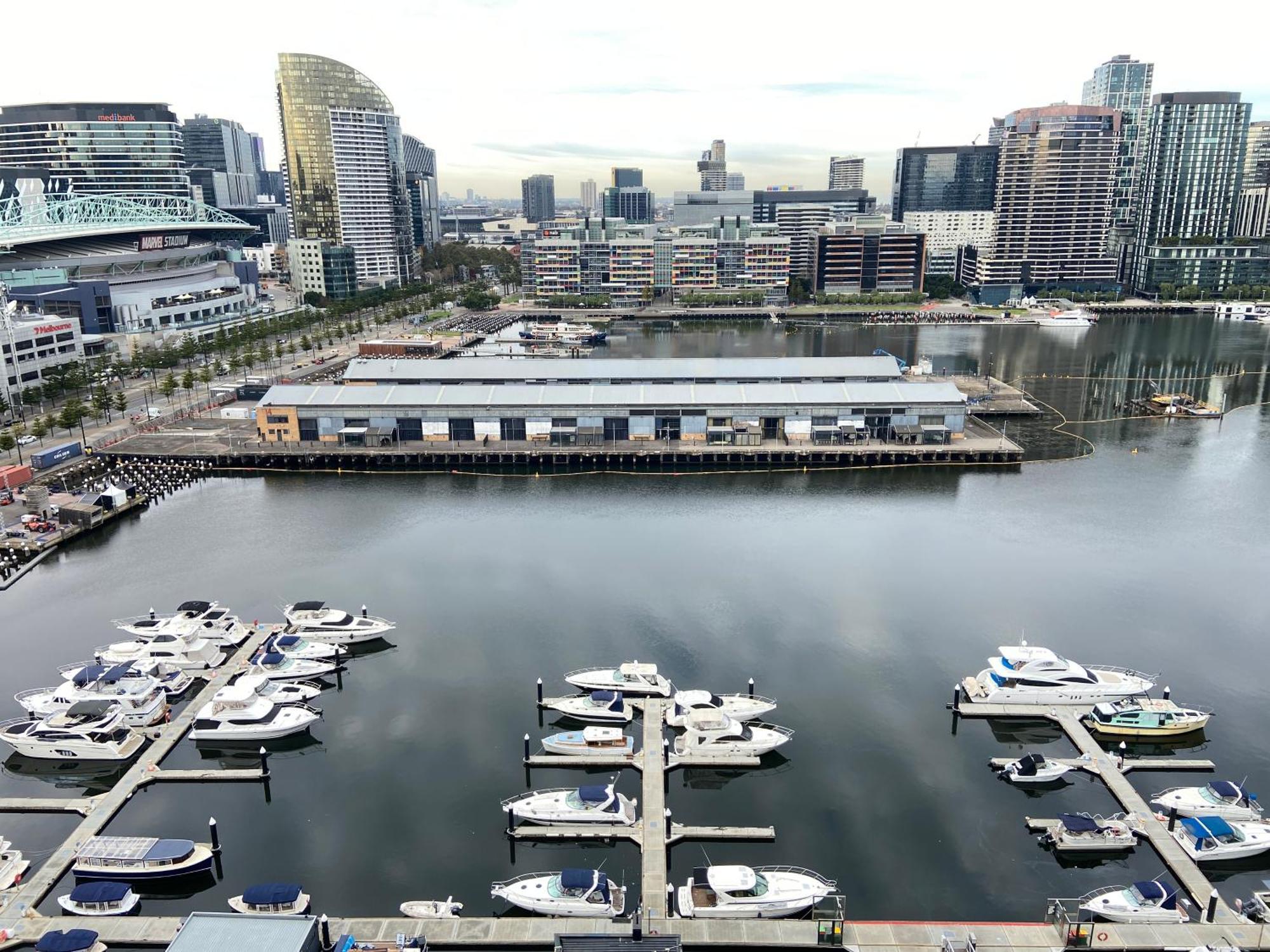 Aparthotel Akom At Docklands Melbourne