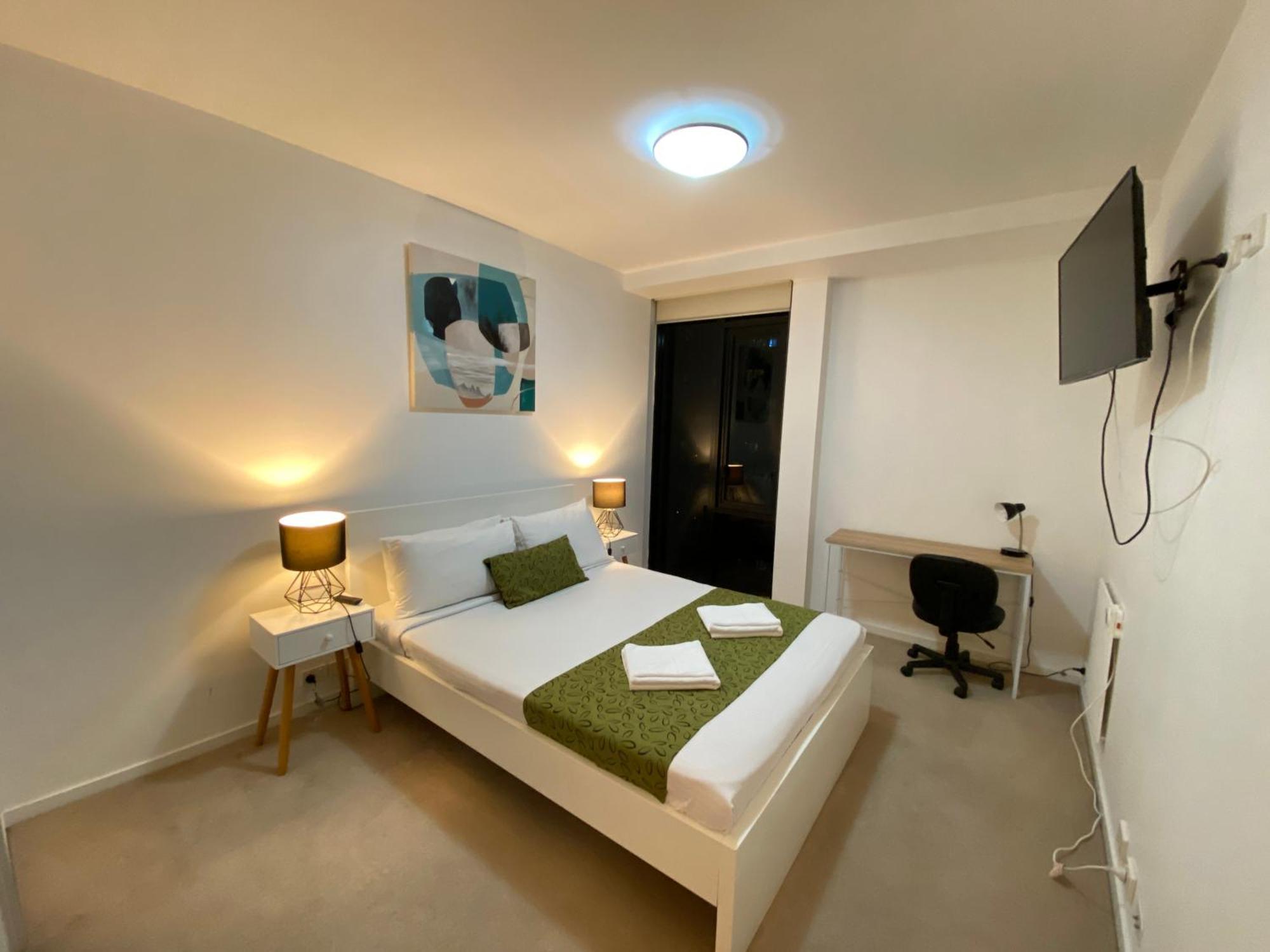 Akom At Docklands Aparthotel
