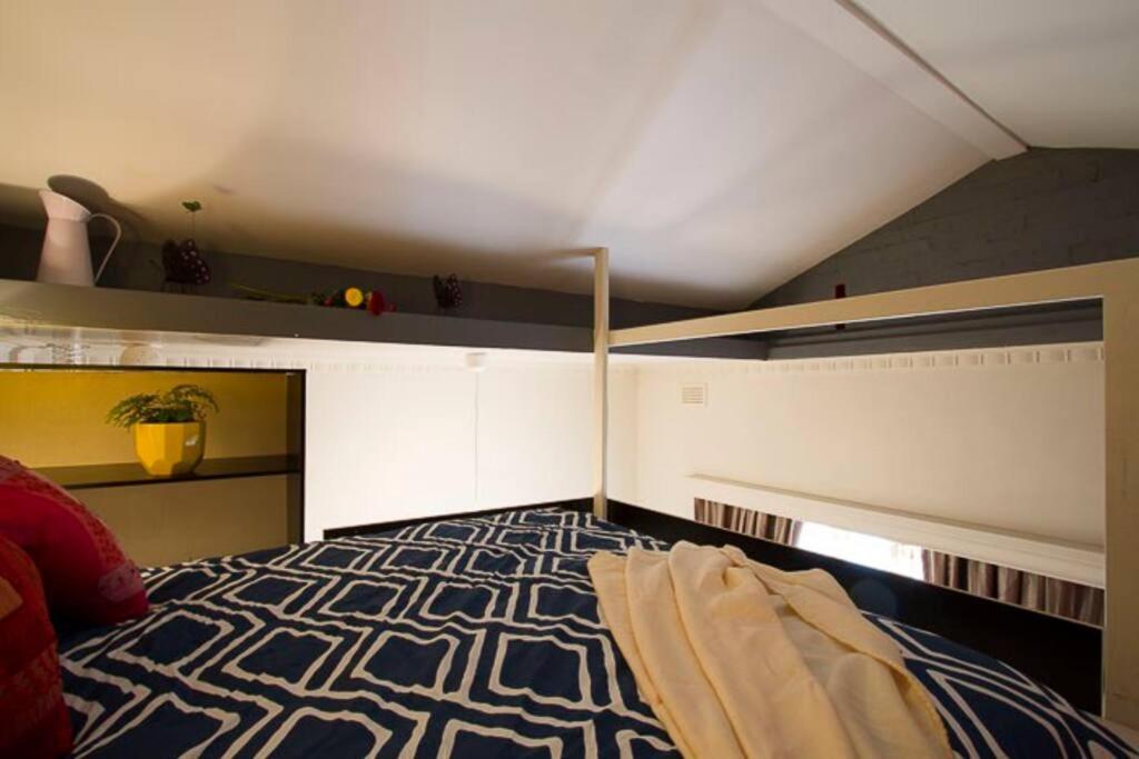 Apartment Carlton Loft Studios. Tiny House Movement.