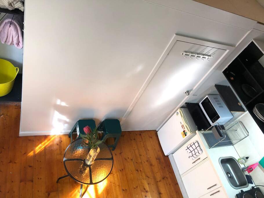 Apartment Carlton Loft Studios. Tiny House Movement. *