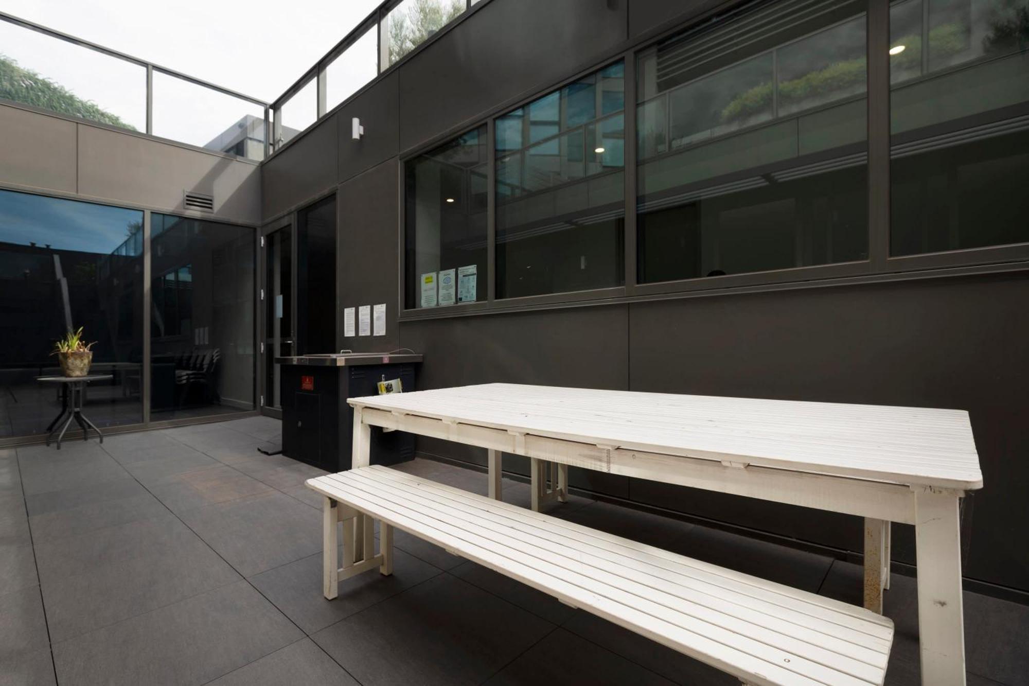 Lovely 1-bedroom - 0177 *