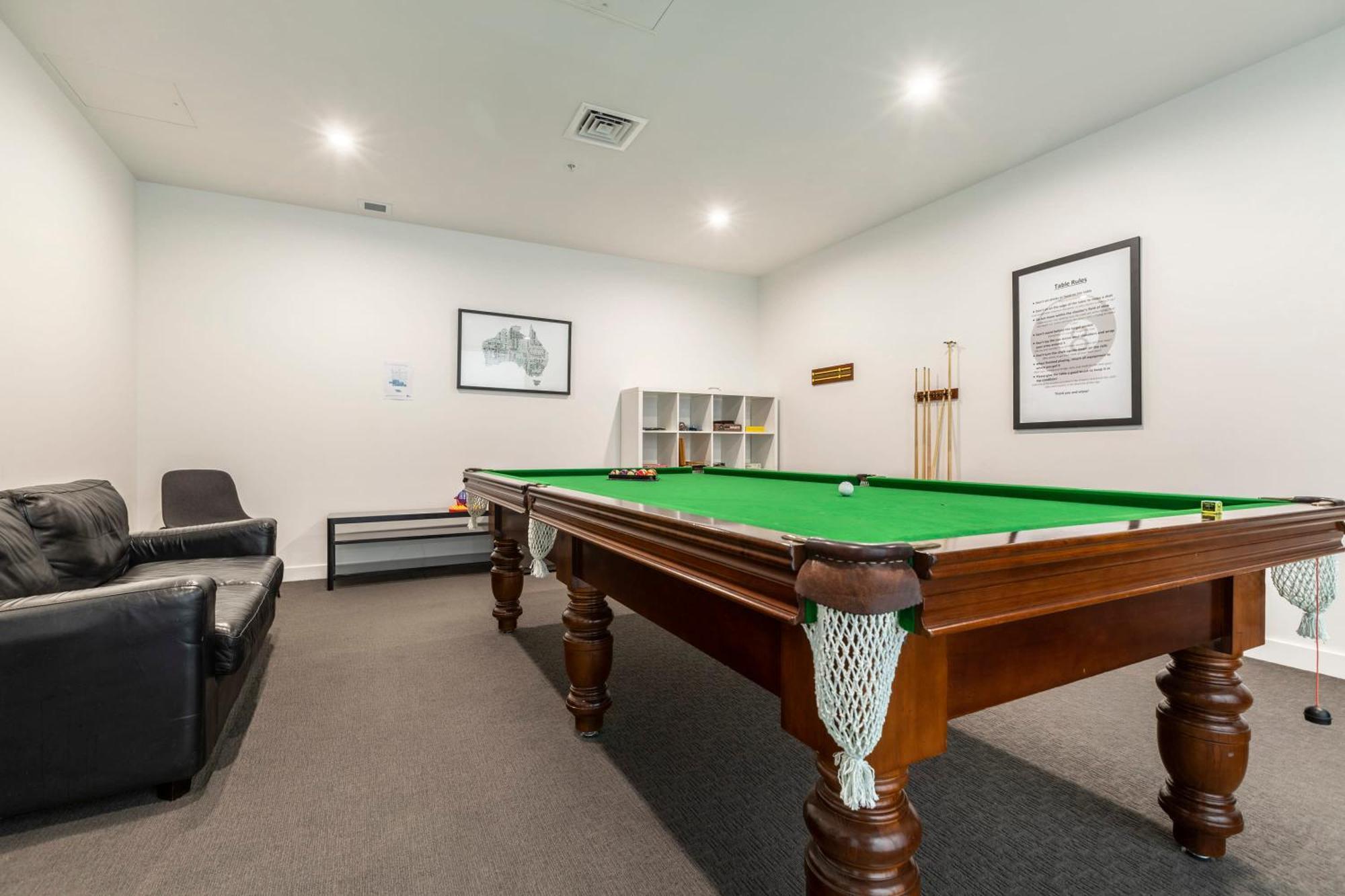 Your Gateway To Sports And Entertainment-00215 Apartment Melbourne
