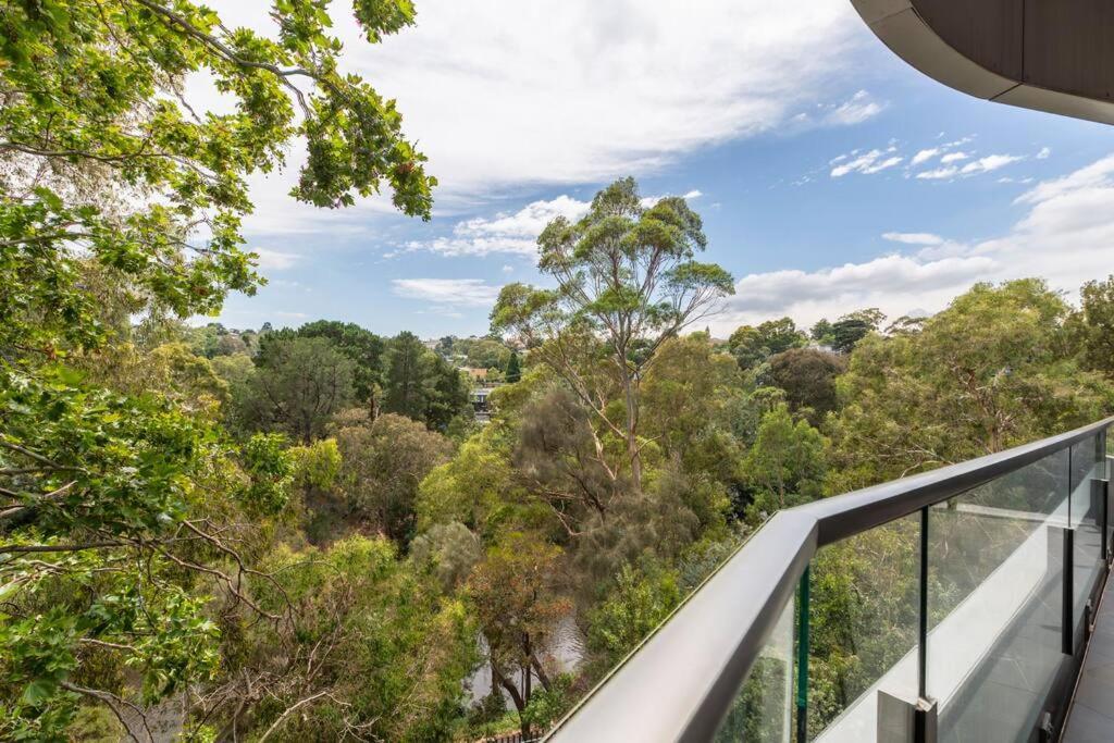 Peaceful 2 Bedroom Unit With Free Parking Melbourne