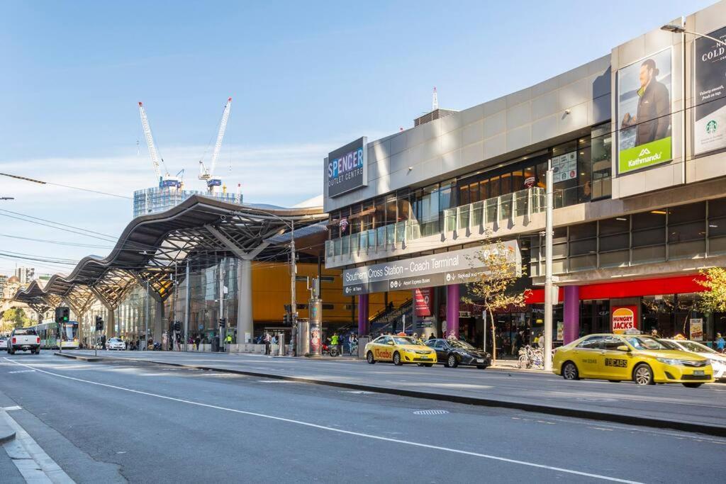 Luxury Style And Space Abound On Spencer 01620 Apartment Melbourne