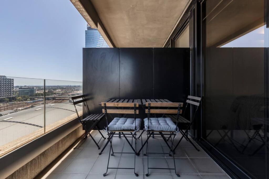 Luxury Style And Space Abound On Spencer 01620 Melbourne