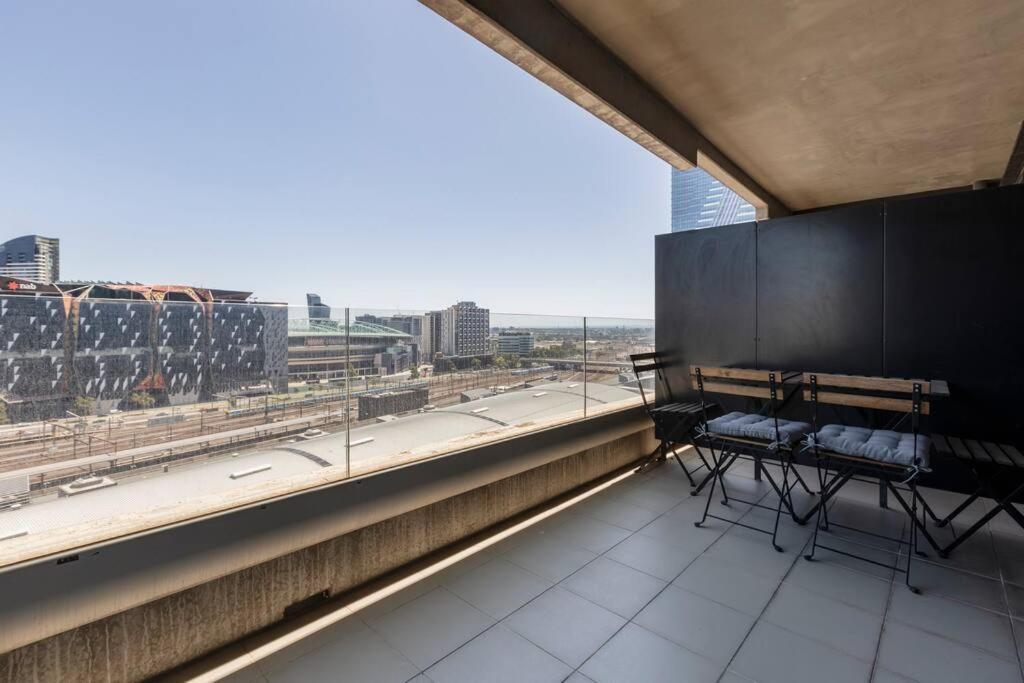 Luxury Style And Space Abound On Spencer 01620 Apartment *