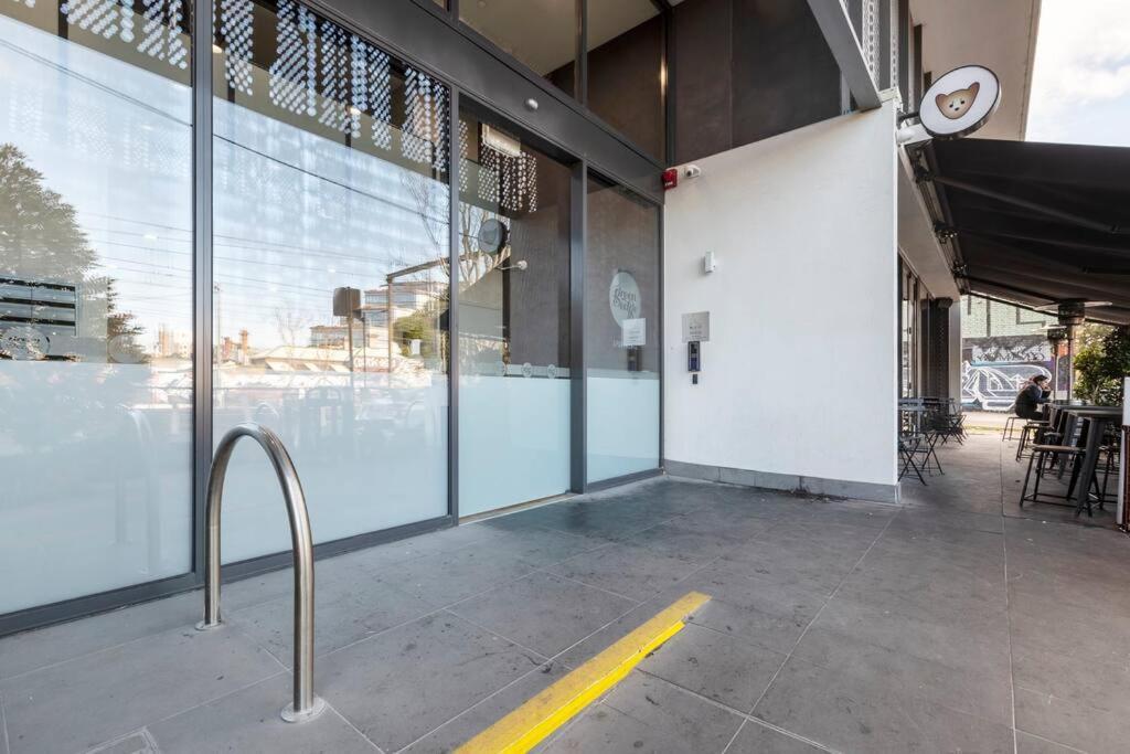 Lovely 2 Bedroom With Views To South Yarra - 03178 Melbourne
