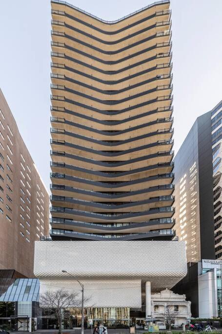1 Bedroom Close To Park 02053