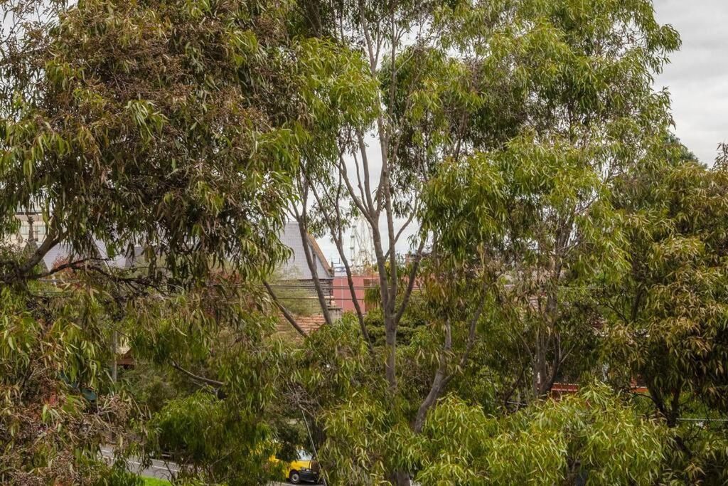 Lovely 2 Bedroom Unit In North - 03068 * Melbourne
