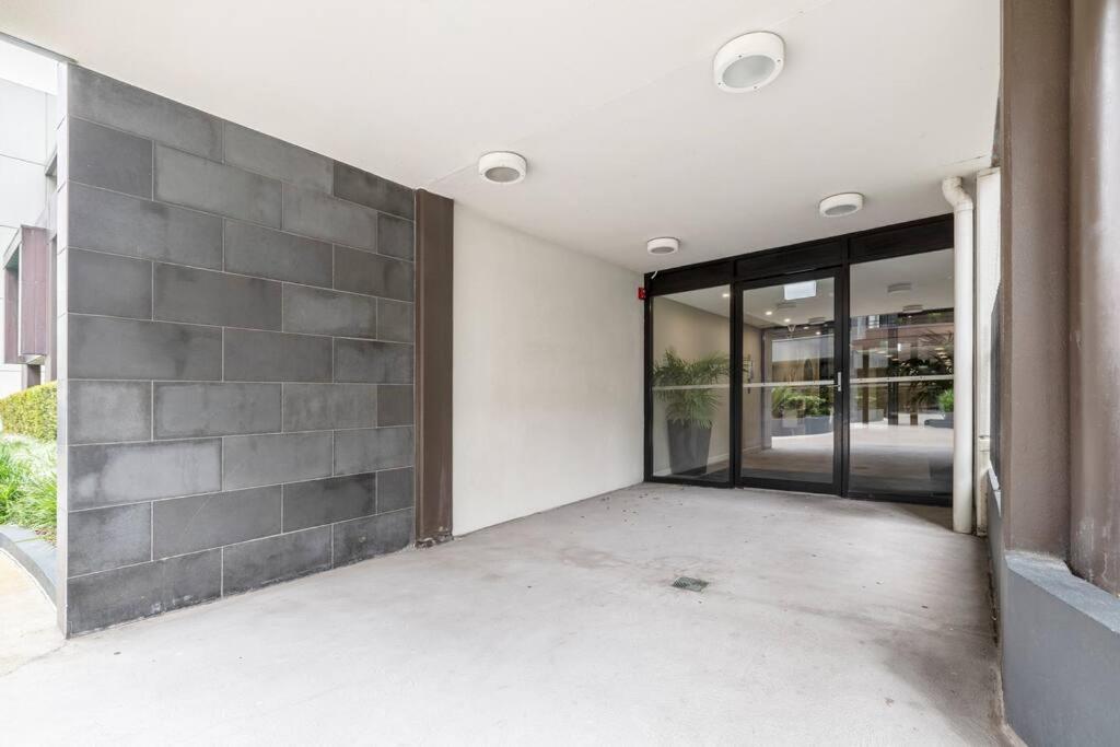 Amazing Luxury & So Close To The Cbd - 01756 Apartment *