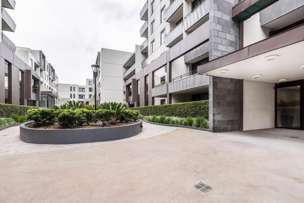 Amazing Luxury & So Close To The Cbd - 01756 * Melbourne