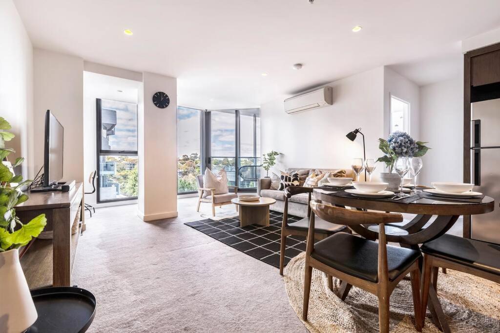 Living 02677 Melbourne