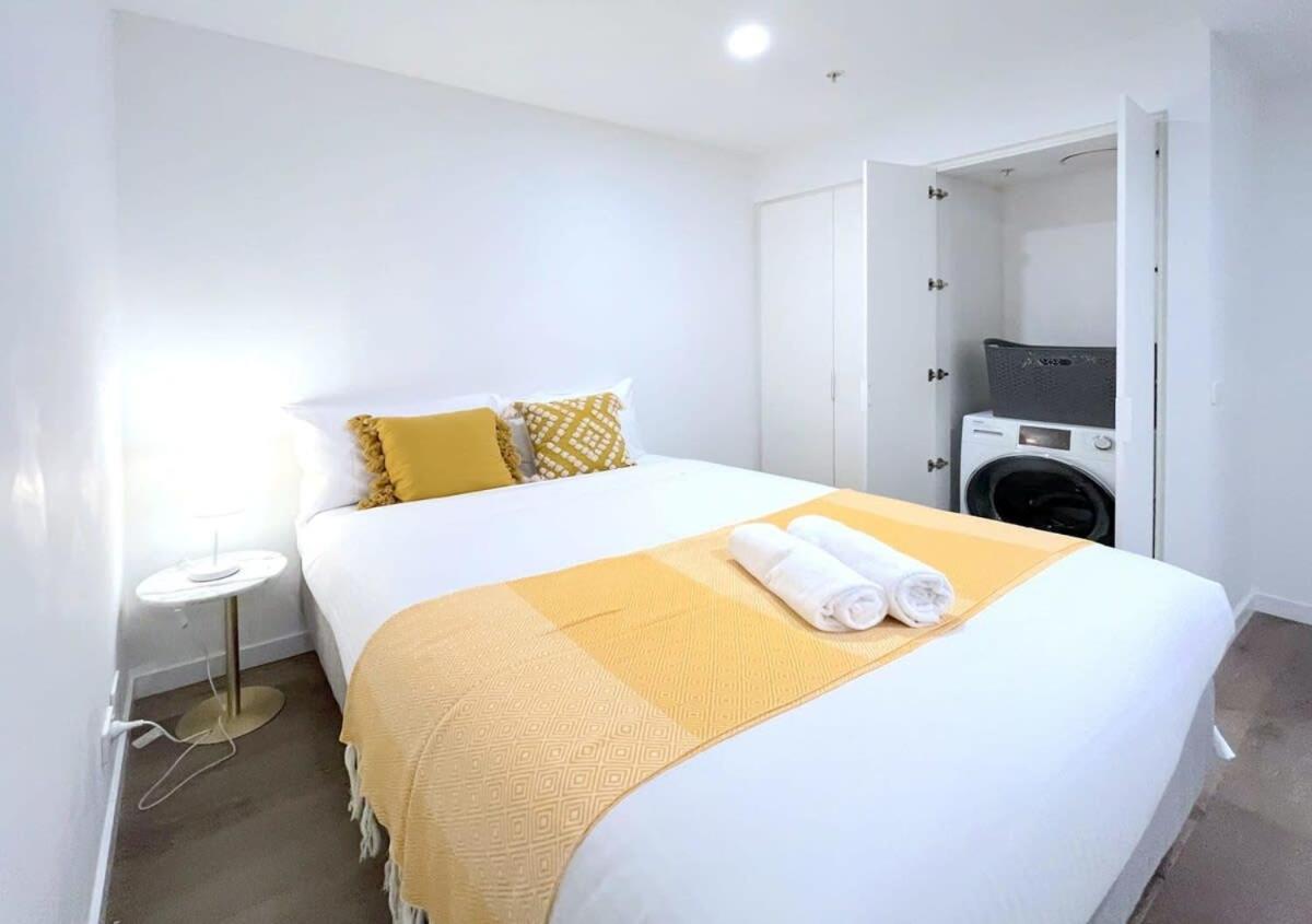Pride Moonee Ponds 1b2b Nest *