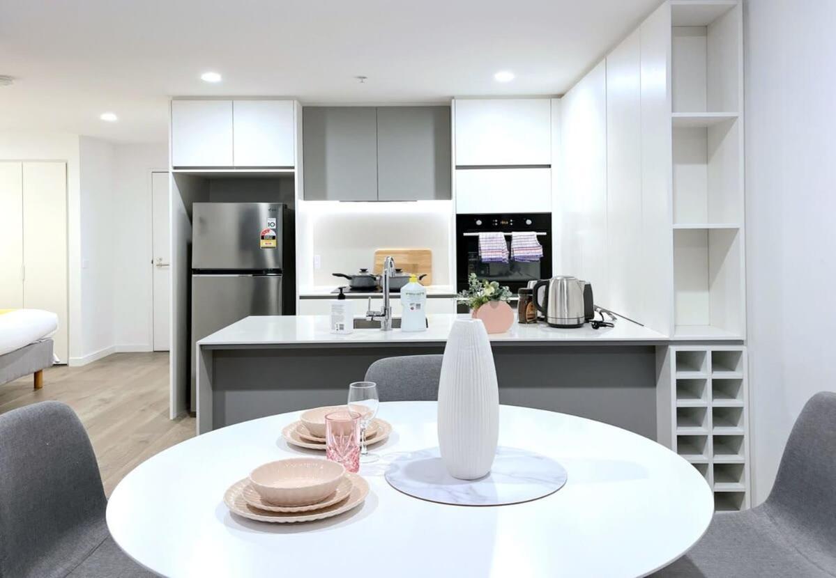 Pride Moonee Ponds 1b2b Nest * Melbourne