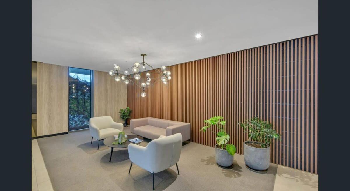 Pride Moonee Ponds 1b2b Nest * Melbourne