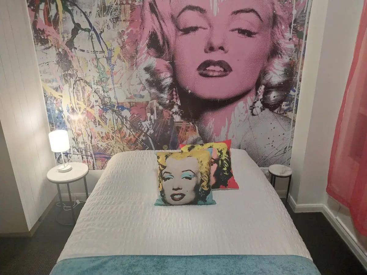 Marilyn Cbd * Melbourne