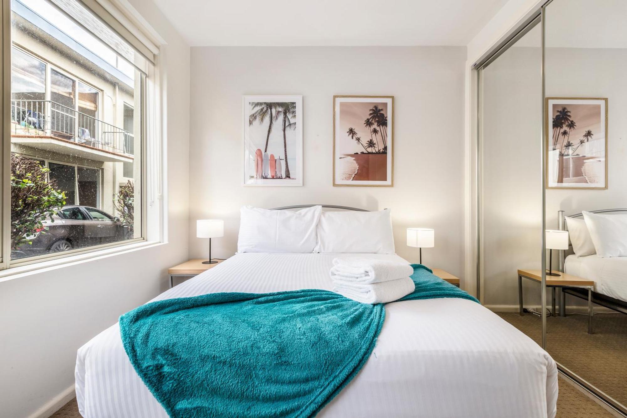 Quaint & Homey Ripponlea Flat
