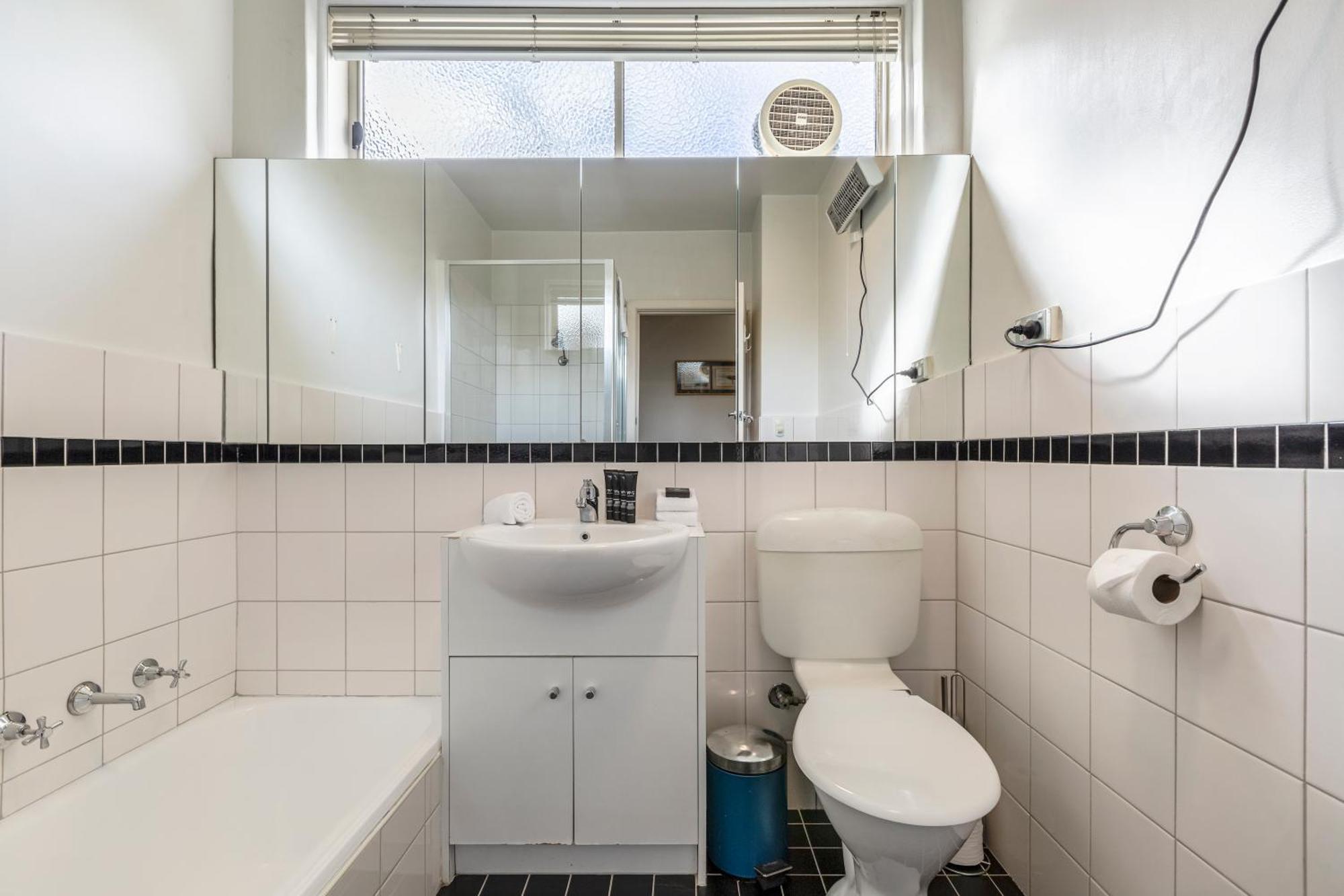 Quaint & Homey Ripponlea Flat Apartment Melbourne