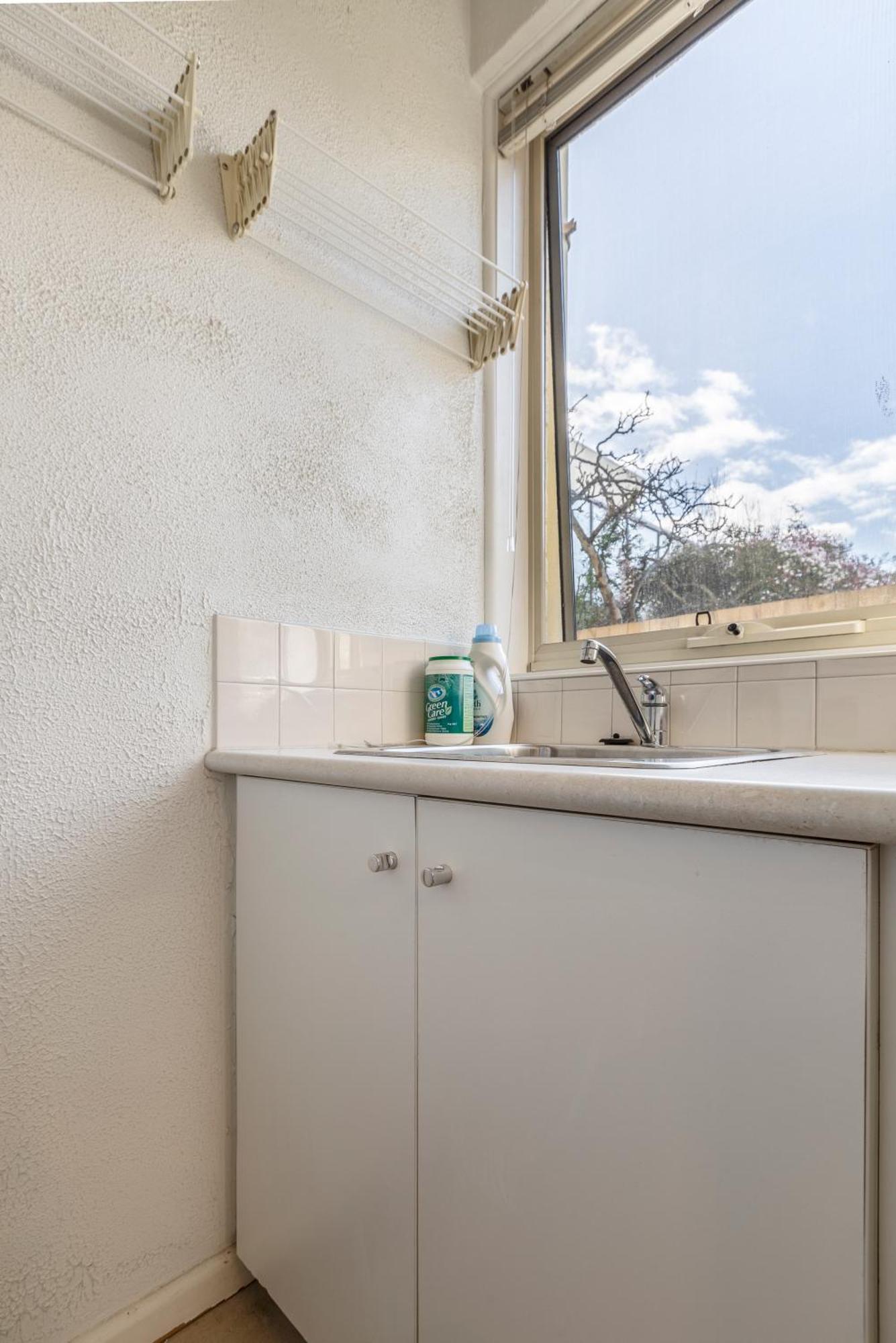 Quaint & Homey Ripponlea Flat Apartment