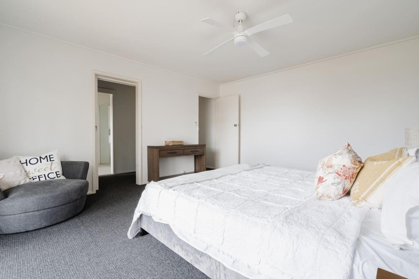 Holiday home Uncover Mount Eliza's Charm From Local *