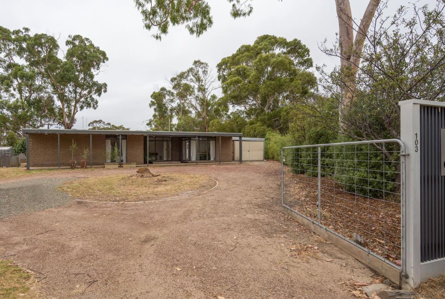 Uncover Mount Eliza's Charm From Local Holiday home Melbourne
