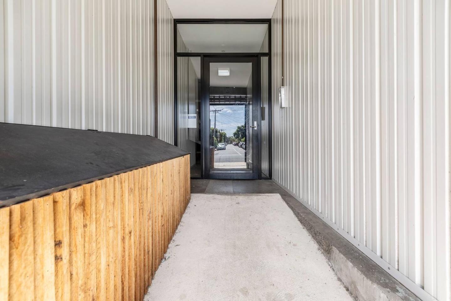 Apartment Steel Panorama - Industrial Chic Off High Street