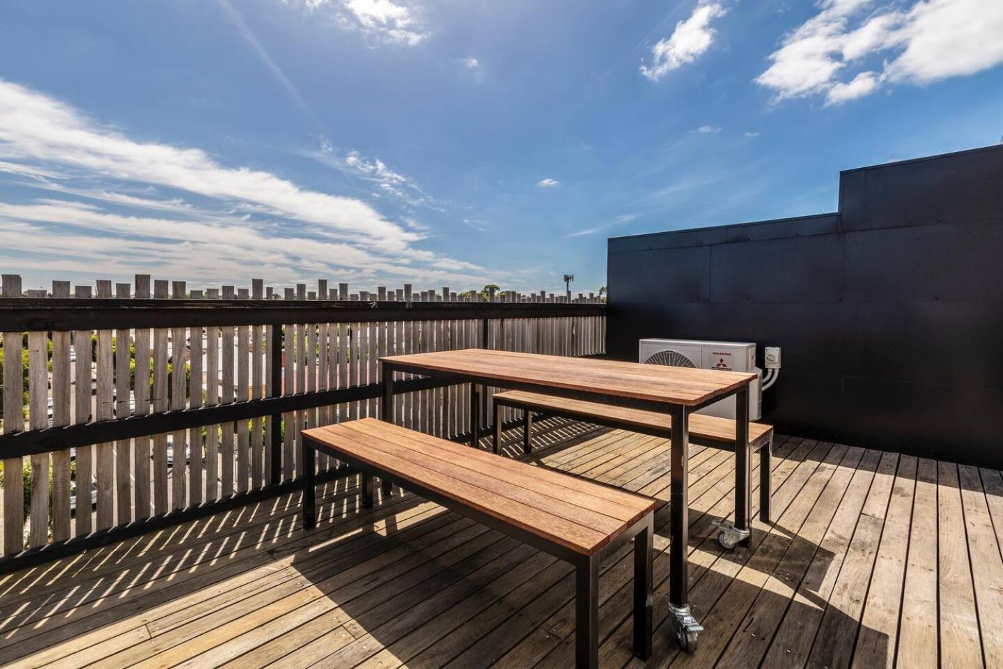 Apartment Steel Panorama - Industrial Chic Off High Street