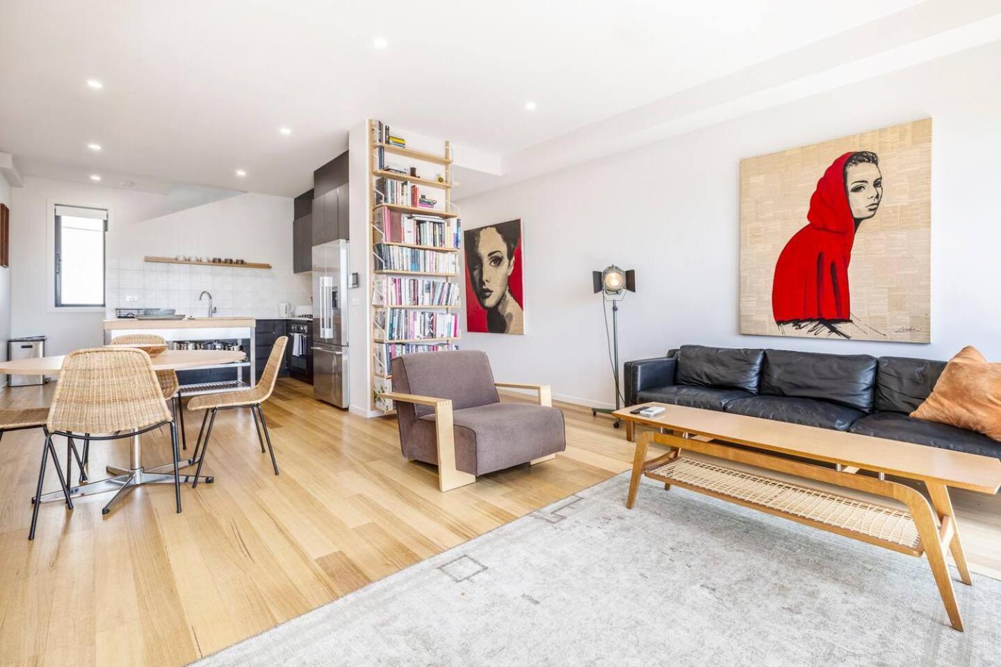 Apartment Steel Panorama - Industrial Chic Off High Street Melbourne