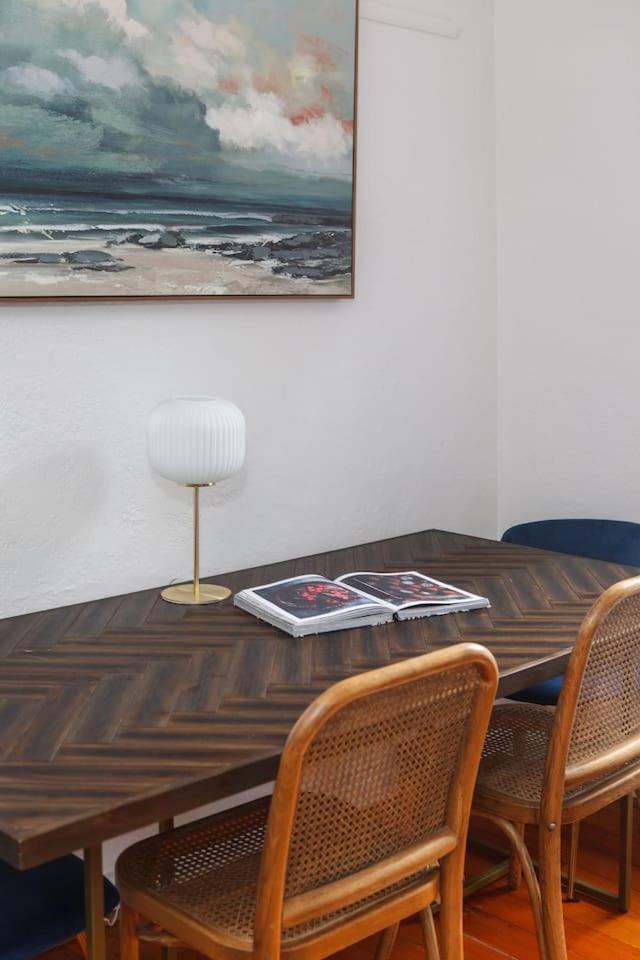Charnwood Vintage - Effortless Elegance In St Kilda *