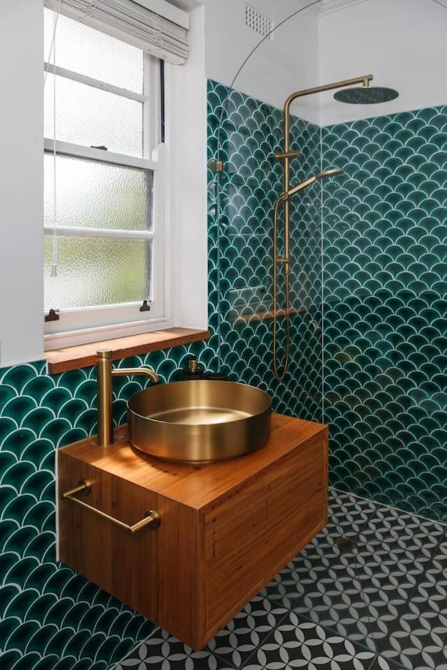 Charnwood Vintage - Effortless Elegance In St Kilda