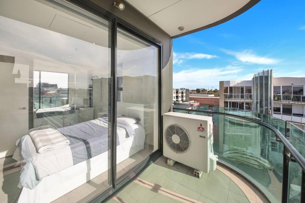 Location 2 Bedroom Amazing View & Free Parking Apartment *